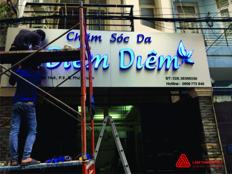 Thi công chuỗi bảng hiệu quảng cáo giá rẻ cho cửa hàng tại TP.HCM